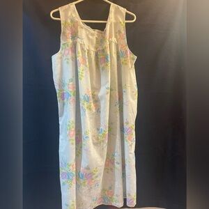 Vanity Fair lightweight Pastel Blue,Pink,Green Floral Night Gown XXL-Vintage